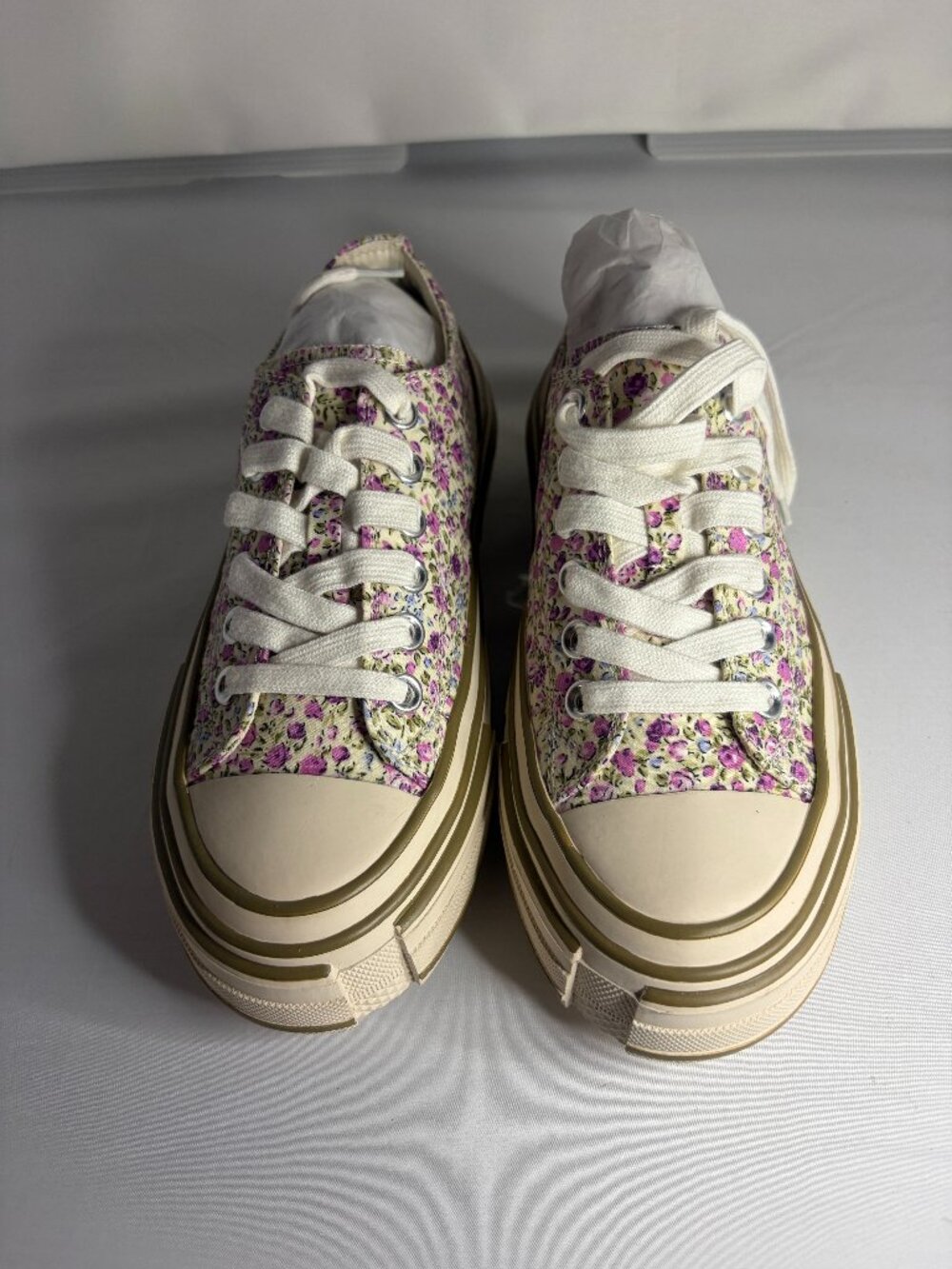 🌻 Jeffrey Campbell Floral Fashion Sneakers Size 8 Never Worn 🌻